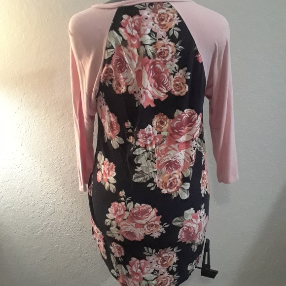 Rose patterned baseball tee - Picture 2 of 5